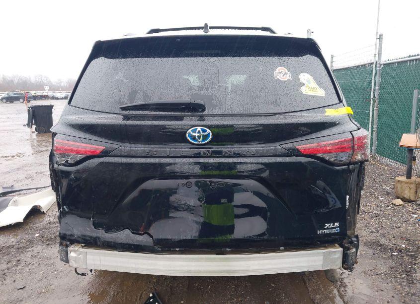 Photo 17 of 2022 Toyota Sienna XLE (VIN 5TDJRKEC0NS089436)