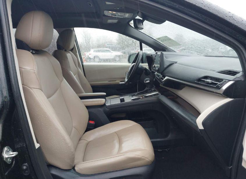 Photo 5 of 2022 Toyota Sienna XLE (VIN 5TDJRKEC0NS089436)