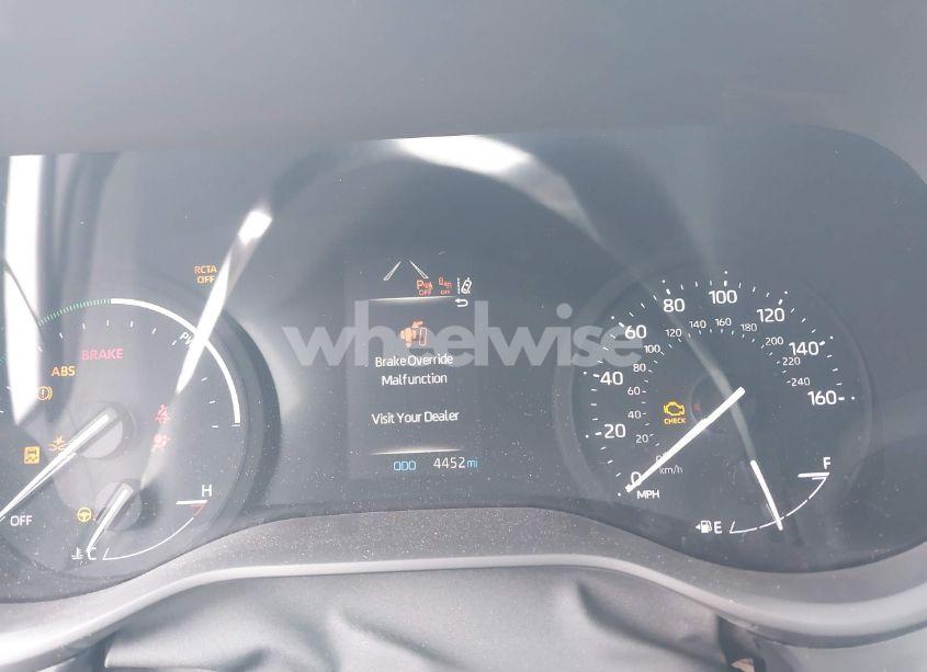 Photo 17 of 2024 Toyota Sienna XLE (VIN 5TDJRKEC0RS180714)