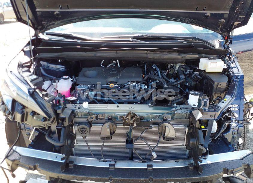 Photo 10 of 2024 Toyota Sienna XLE (VIN 5TDJRKEC0RS220788)