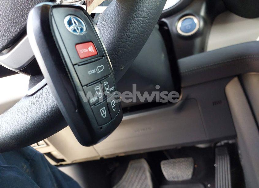 Photo 11 of 2024 Toyota Sienna XLE (VIN 5TDJRKEC0RS220788)