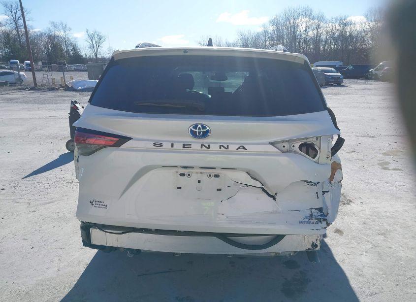 Photo 16 of 2021 Toyota Sienna XLE (VIN 5TDJRKEC1MS025680)