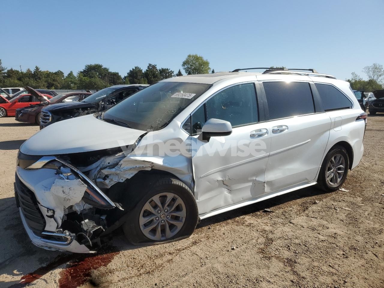2022 TOYOTA SIENNA XLE (VIN 5TDJRKEC1NS096346) main photo