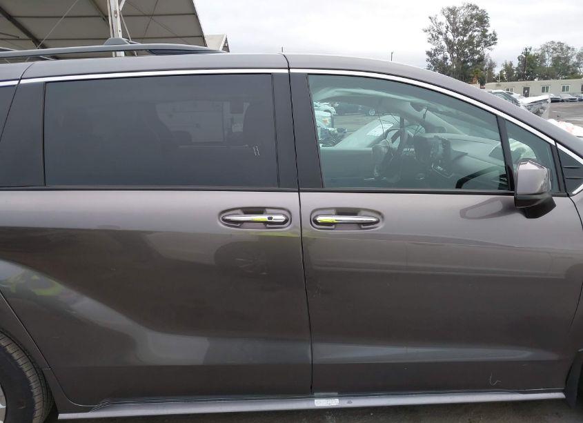 Photo 13 of 2024 Toyota Sienna XLE (VIN 5TDJRKEC1RS214644)