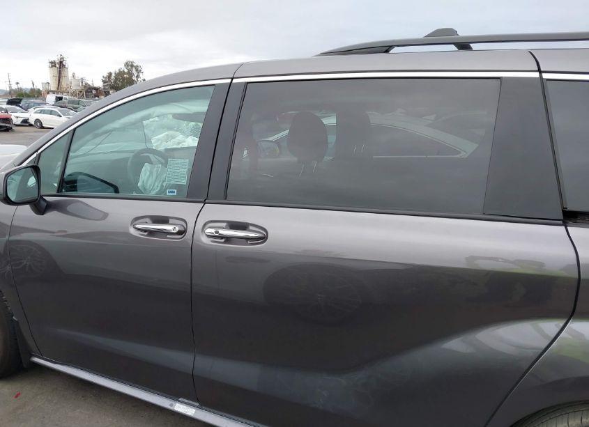 Photo 14 of 2024 Toyota Sienna XLE (VIN 5TDJRKEC1RS214644)