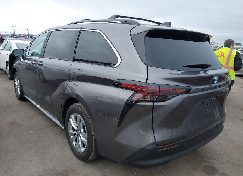 Photo 3 of 2024 Toyota Sienna XLE (VIN 5TDJRKEC1RS214644)