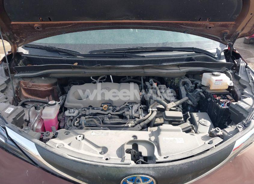 Photo 10 of 2021 Toyota Sienna XLE (VIN 5TDJRKEC2MS005454)