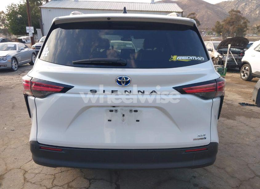Photo 17 of 2022 Toyota Sienna XLE (VIN 5TDJRKEC2NS087445)