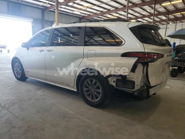 Photo 14 of 2021 TOYOTA SIENNA XLE (VIN 5TDJRKEC3MS022389)