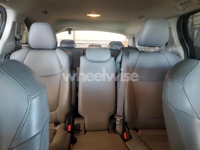 Photo 9 of 2021 TOYOTA SIENNA XLE (VIN 5TDJRKEC3MS022389)