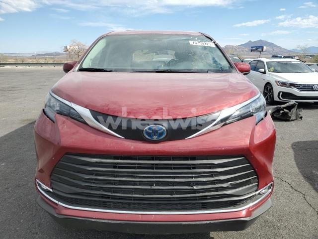 Photo 6 of 2024 TOYOTA SIENNA XLE (VIN 5TDJRKEC3RS221417)