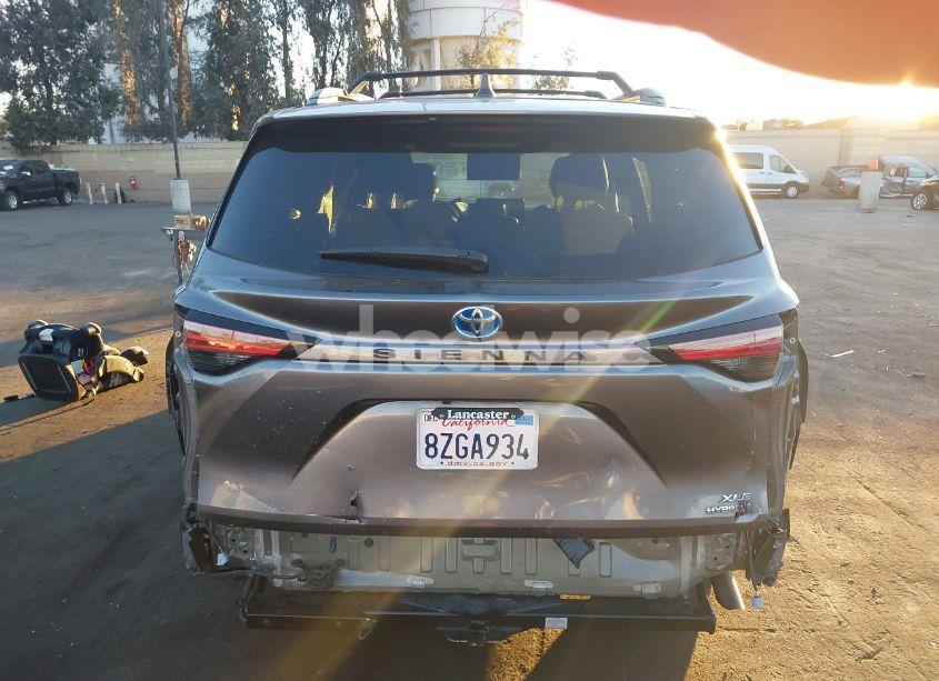 Photo 17 of 2022 Toyota Sienna XLE (VIN 5TDJRKEC4NS091061)