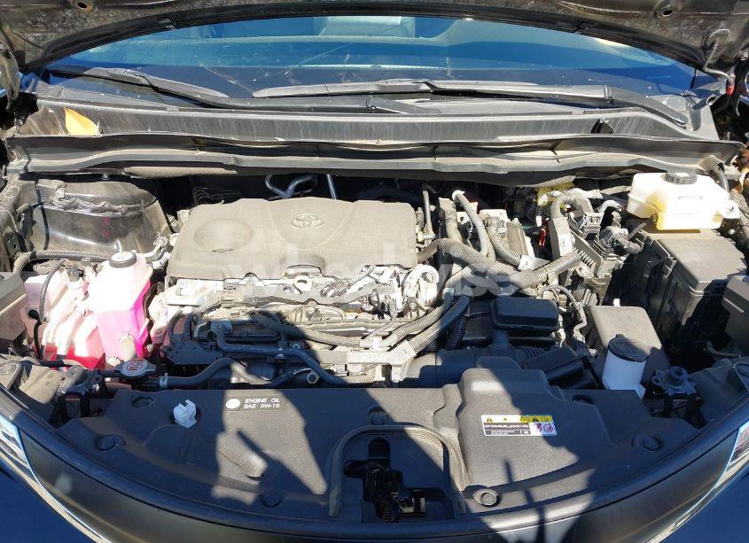 Photo 10 of 2022 Toyota Sienna XLE (VIN 5TDJRKEC4NS111003)