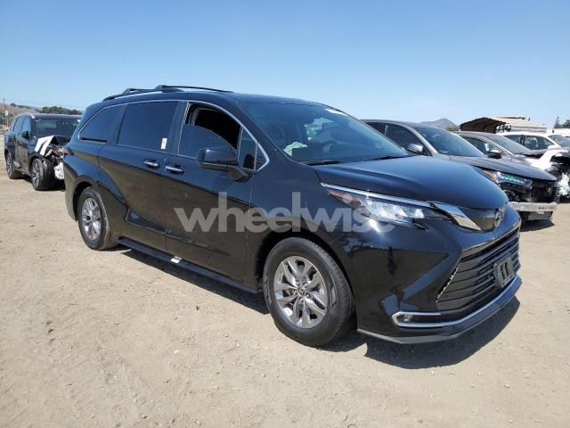 Photo 13 of 2022 TOYOTA SIENNA XLE (VIN 5TDJRKEC4NS118114)