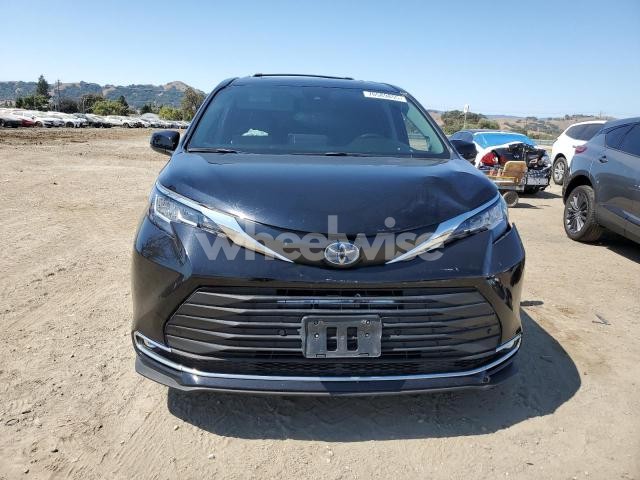 Photo 9 of 2022 TOYOTA SIENNA XLE (VIN 5TDJRKEC4NS118114)