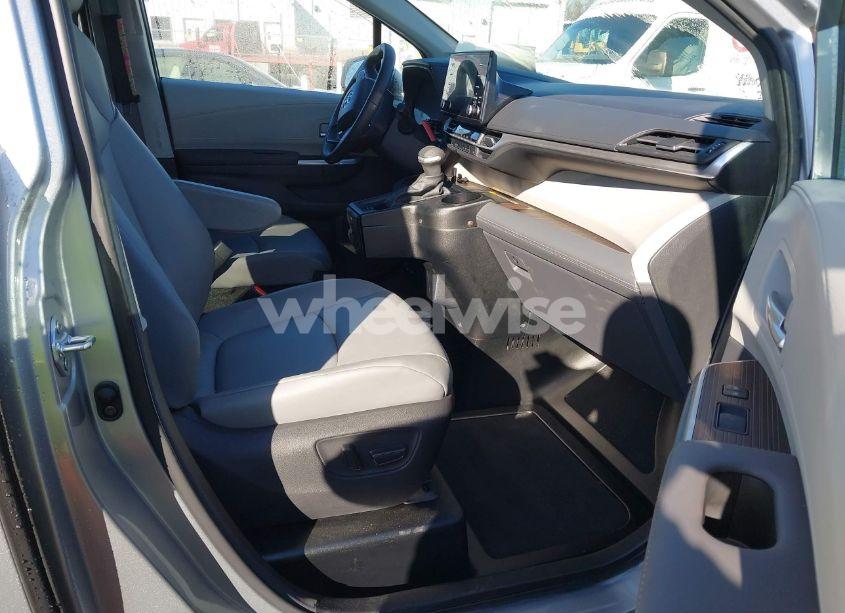 Photo 5 of 2023 Toyota Sienna XLE (VIN 5TDJRKEC7PS178228)