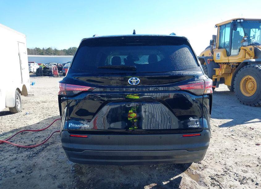 Photo 17 of 2022 Toyota Sienna XLE (VIN 5TDJRKEC8NS113465)