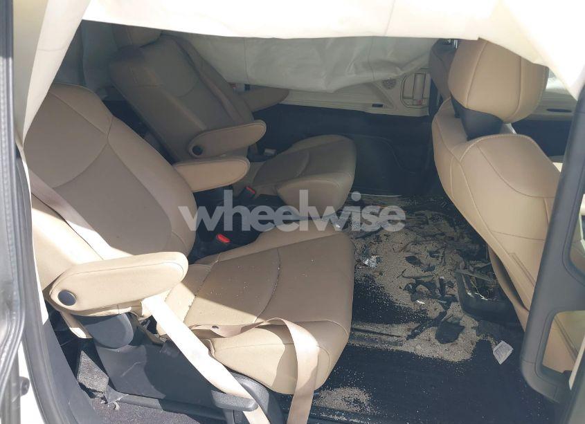 Photo 8 of 2023 Toyota Sienna XLE (VIN 5TDJRKEC8PS138515)