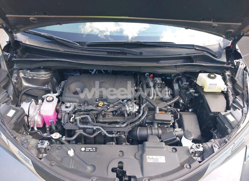 Photo 10 of 2024 Toyota Sienna XLE (VIN 5TDJRKEC8RS181531)