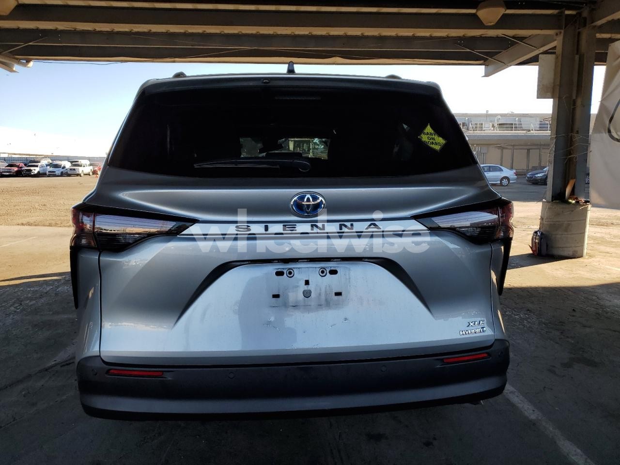 Photo 6 of 2024 TOYOTA SIENNA XLE (VIN 5TDJRKEC8RS222532)