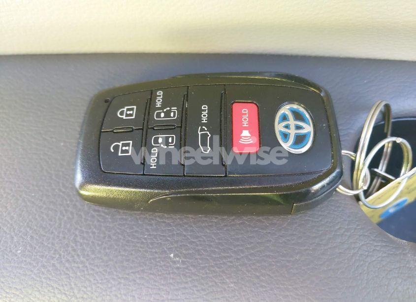 Photo 11 of 2023 Toyota Sienna XLE (VIN 5TDJRKEC9PS171135)