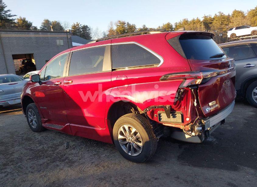 Photo 15 of 2023 Toyota Sienna XLE (VIN 5TDJRKEC9PS171135)