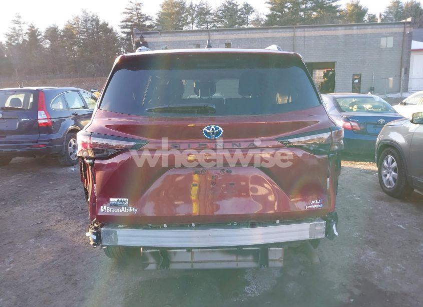 Photo 17 of 2023 Toyota Sienna XLE (VIN 5TDJRKEC9PS171135)