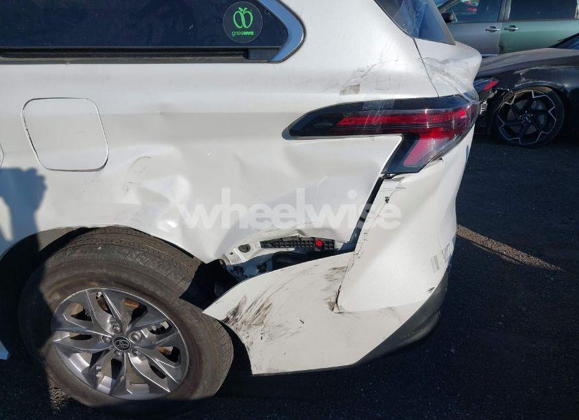 Photo 6 of 2023 Toyota Sienna XLE (VIN 5TDJRKEC9PS176268)