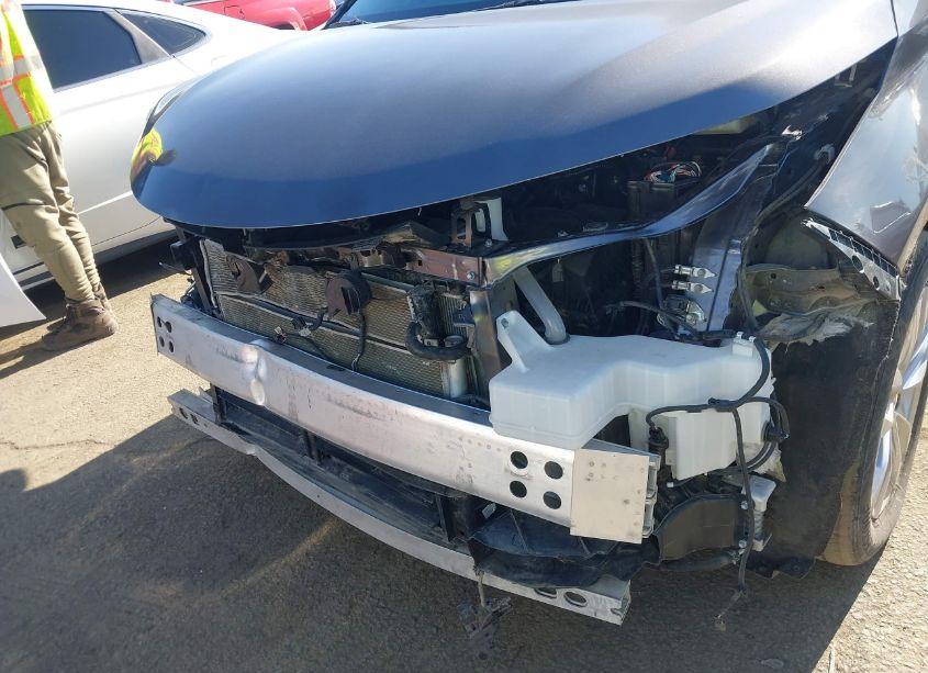 Photo 6 of 2022 Toyota Sienna XLE (VIN 5TDJRKECXNS113015)