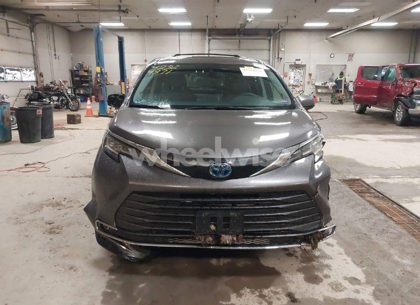 Photo 12 of 2023 Toyota Sienna XLE (VIN 5TDJSKFC0PS099650)