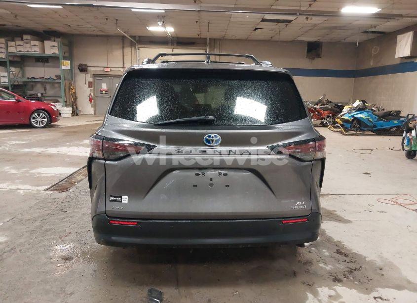 Photo 16 of 2023 Toyota Sienna XLE (VIN 5TDJSKFC0PS099650)