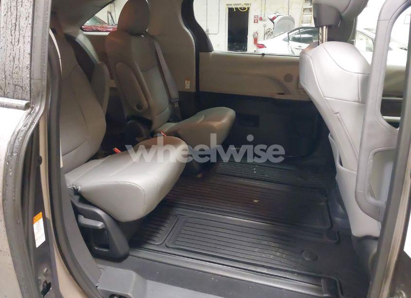 Photo 8 of 2023 Toyota Sienna XLE (VIN 5TDJSKFC0PS099650)