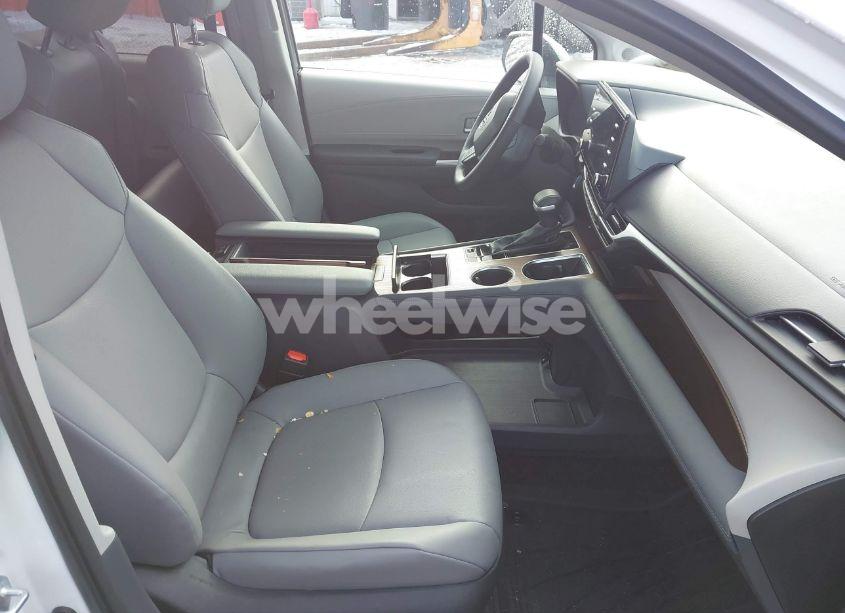 Photo 5 of 2024 Toyota Sienna XLE (VIN 5TDJSKFC0RS150440)