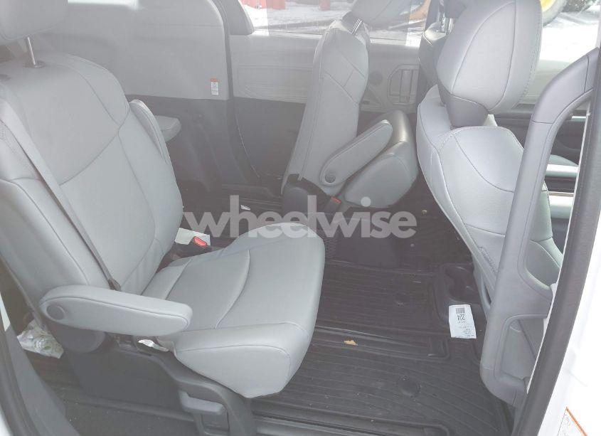Photo 8 of 2024 Toyota Sienna XLE (VIN 5TDJSKFC0RS150440)