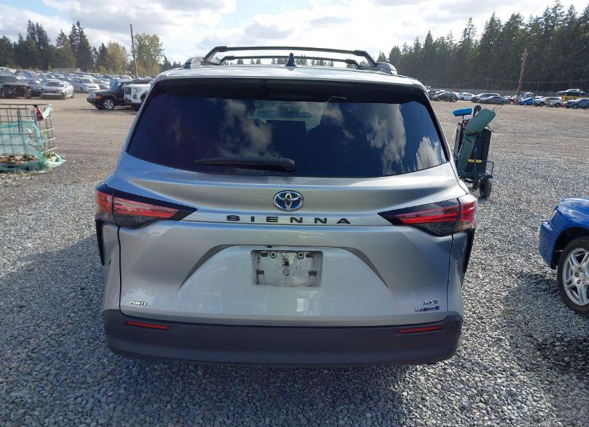 Photo 16 of 2022 Toyota Sienna XLE (VIN 5TDJSKFC2NS062404)