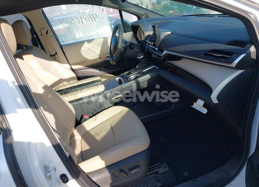 Photo 5 of 2024 Toyota Sienna XLE (VIN 5TDJSKFC2RS134868)