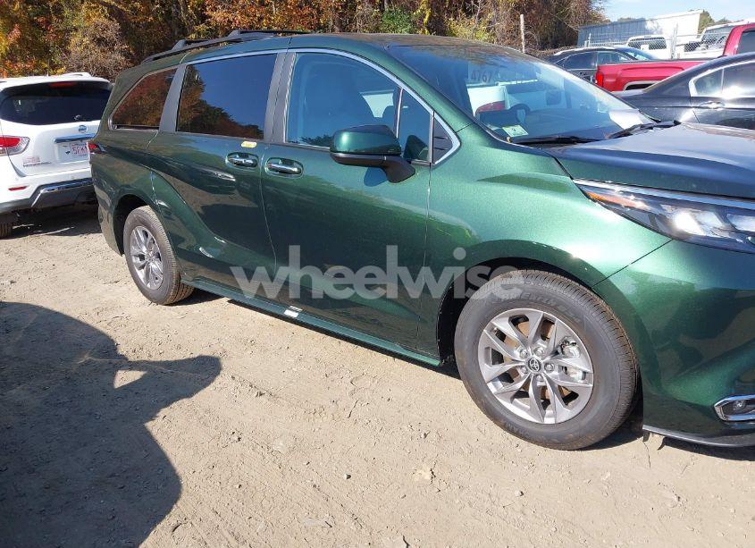 Photo 13 of 2024 Toyota Sienna XLE (VIN 5TDJSKFC2RS147426)
