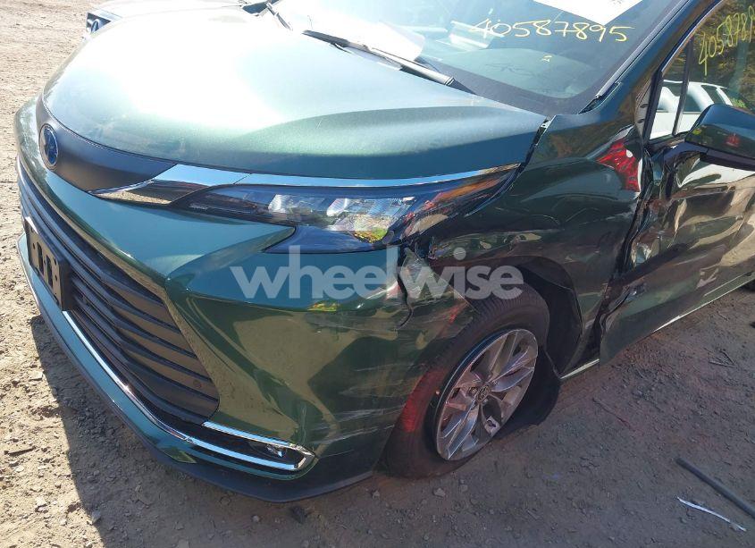 Photo 6 of 2024 Toyota Sienna XLE (VIN 5TDJSKFC2RS147426)