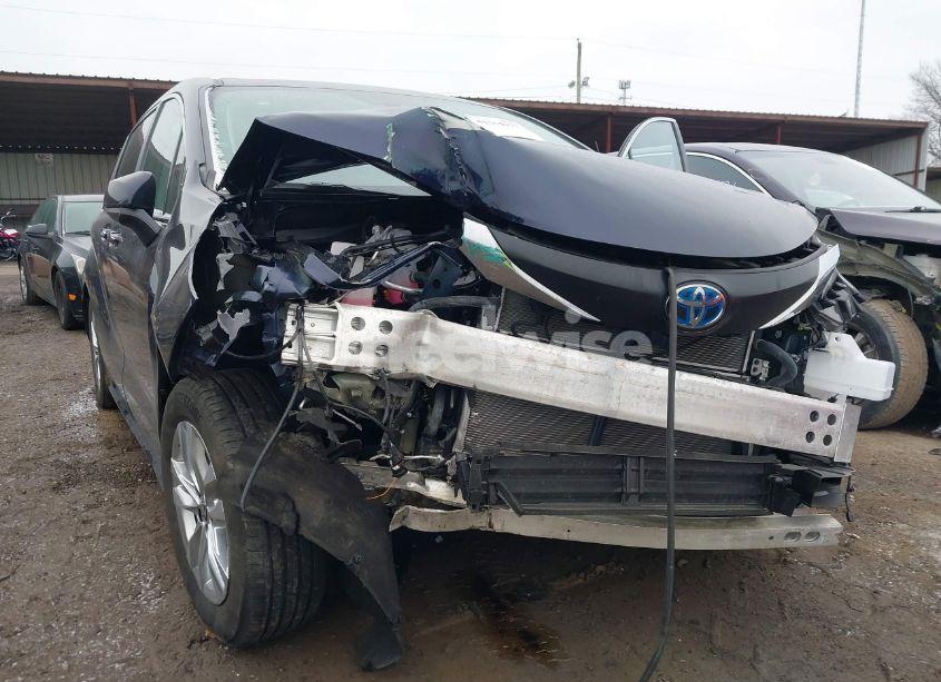 Photo 6 of 2024 Toyota Sienna XLE (VIN 5TDJSKFC3RS129744)