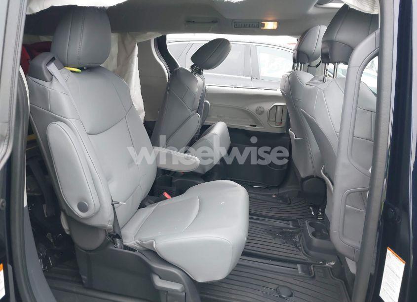 Photo 8 of 2024 Toyota Sienna XLE (VIN 5TDJSKFC3RS129744)