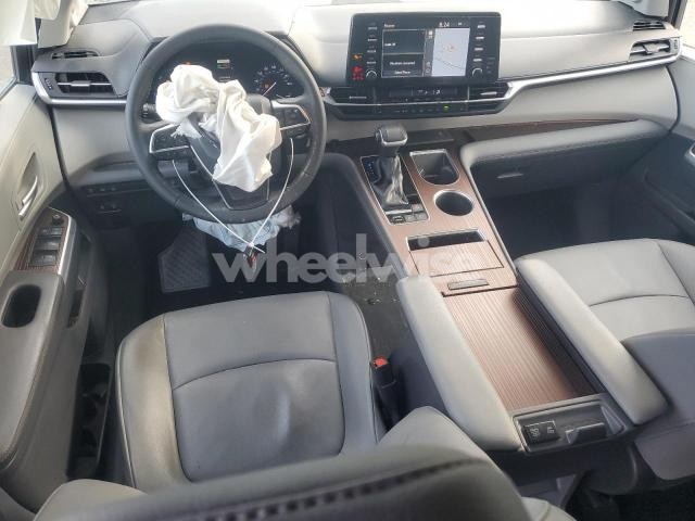 Photo 11 of 2022 TOYOTA SIENNA XLE (VIN 5TDJSKFC4NS056541)