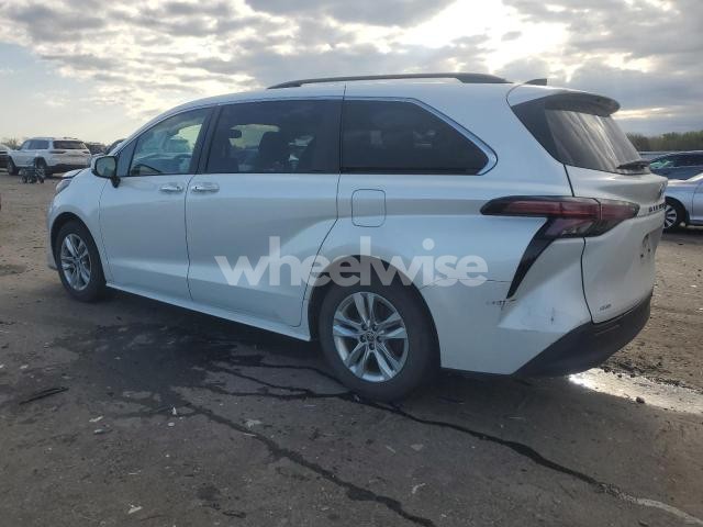 Photo 6 of 2022 TOYOTA SIENNA XLE (VIN 5TDJSKFC4NS056541)