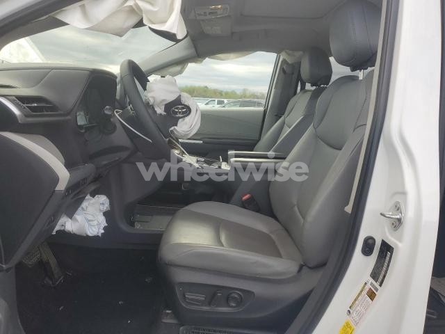 Photo 9 of 2022 TOYOTA SIENNA XLE (VIN 5TDJSKFC4NS056541)