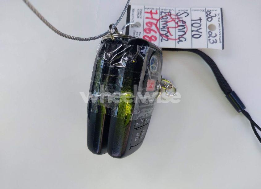 Photo 11 of 2023 Toyota Sienna XLE (VIN 5TDJSKFC5PS106883)