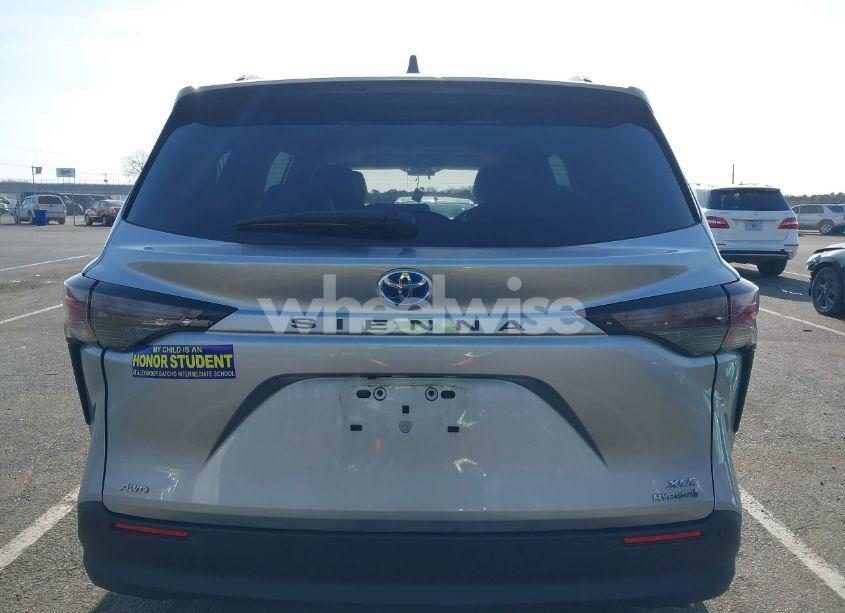 Photo 16 of 2023 Toyota Sienna XLE (VIN 5TDJSKFC5PS106883)