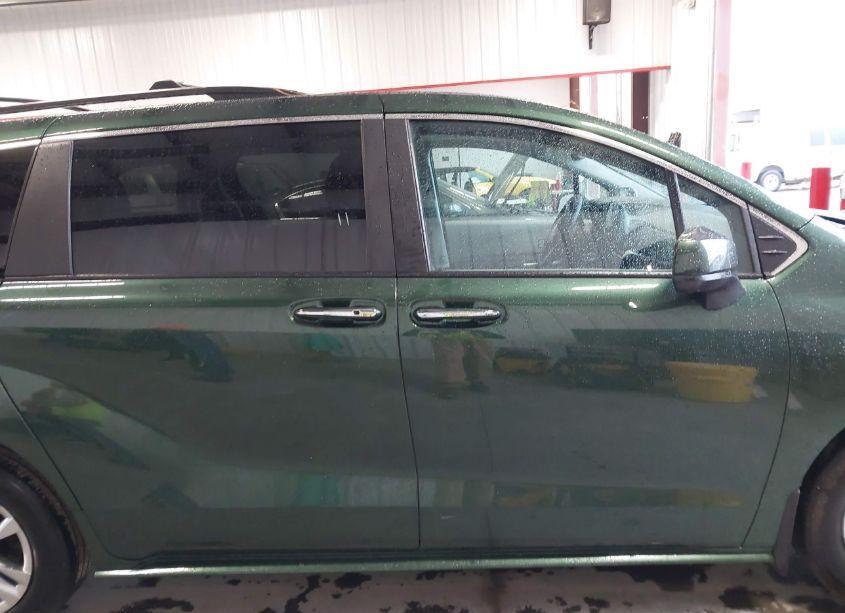 Photo 14 of 2024 Toyota Sienna XLE (VIN 5TDJSKFC6RS112369)