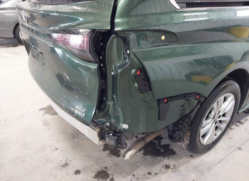 Photo 20 of 2024 Toyota Sienna XLE (VIN 5TDJSKFC6RS112369)