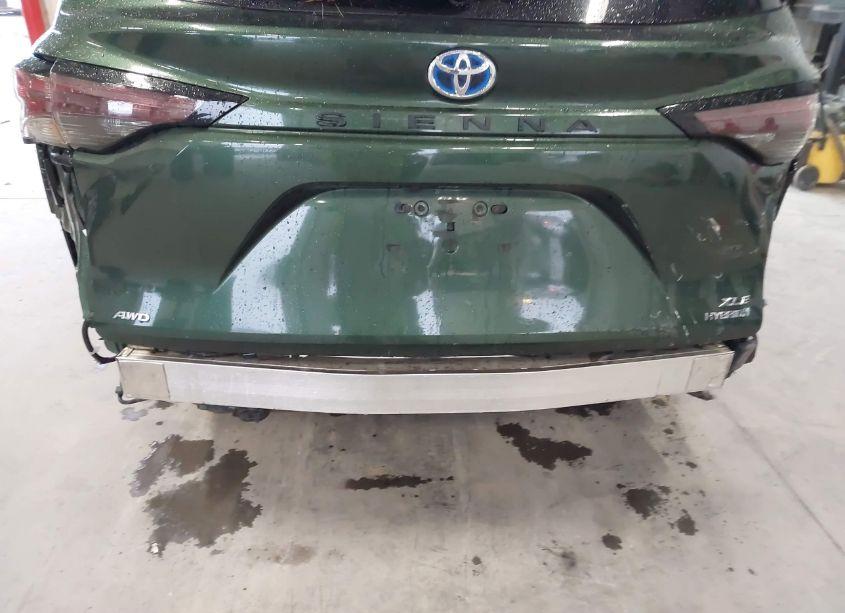 Photo 21 of 2024 Toyota Sienna XLE (VIN 5TDJSKFC6RS112369)