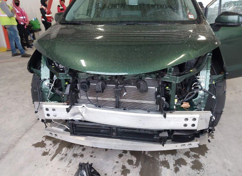 Photo 6 of 2024 Toyota Sienna XLE (VIN 5TDJSKFC6RS112369)