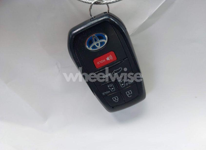 Photo 11 of 2024 Toyota Sienna XLE (VIN 5TDJSKFC6RS119094)